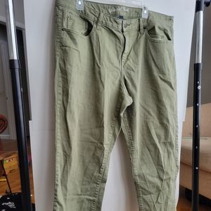 Raw edge olive color jeans universal thread